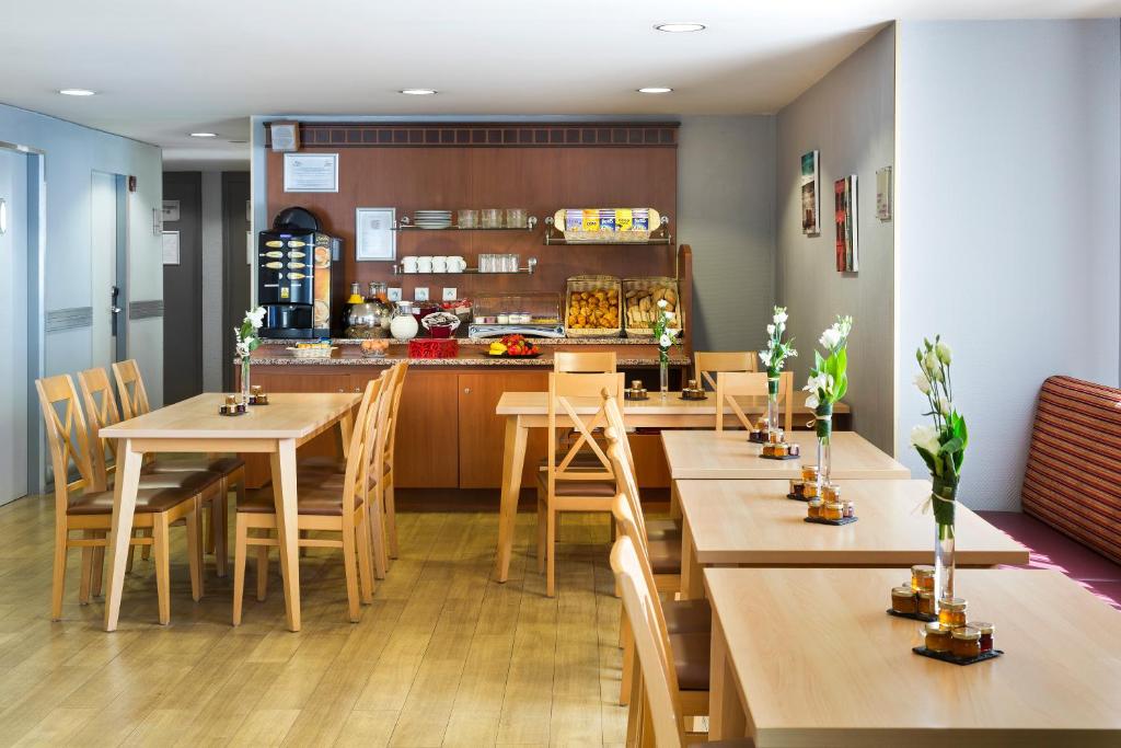 salle petit dejeuner Appart'hôtel Prado Chanot Marseille